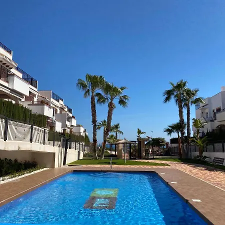 Impresionante Piso De Planta Baja Cerca Al Mar Torrevieja