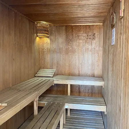 Impresionante Piso De Planta Baja Cerca Al Mar