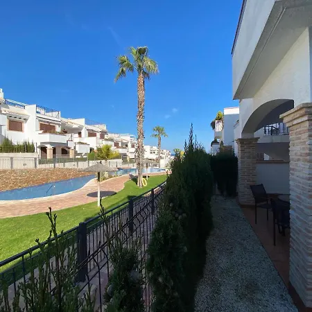 Apartment Impresionante Piso De Planta Baja Cerca Al Mar