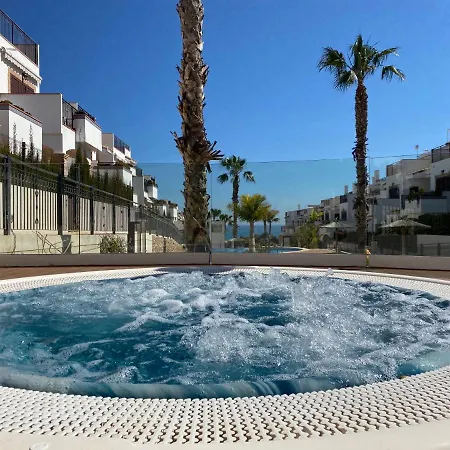 Impresionante Piso De Planta Baja Cerca Al Mar * Torrevieja