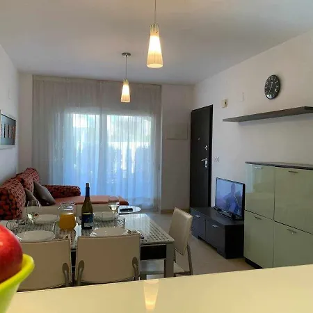 Apartment Impresionante Piso De Planta Baja Cerca Al Mar *